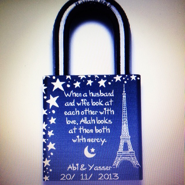 Campaign to stop Paris's 'love locks' gathers pace