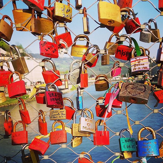 Love-never-fails-♡-throwbacktuesday-salzburg-lovelockbridge-makelovelocks -  MakeLoveLocks.com