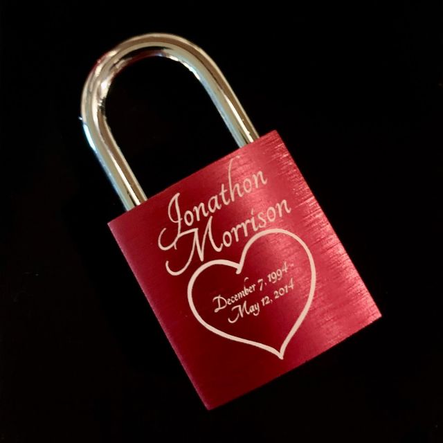 Write Your Own Personalized Love Lock